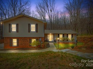 15 Jonway Ct, Candler, NC 28715