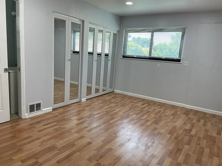 11040 Eastbrook Ave — Photo 25