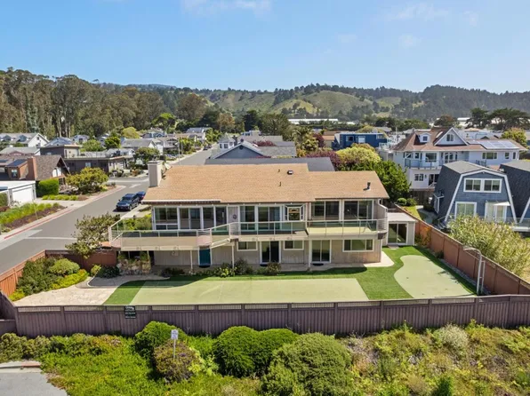 204 Roosevelt Blvd, Half Moon Bay, CA 94019