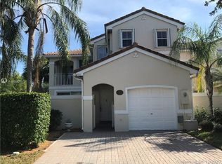 910 Doveplum Ct, Hollywood, FL 33019