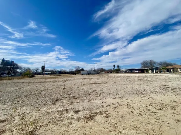 107 E Morin St #8, Del Rio, TX 78840