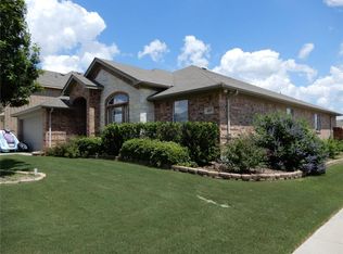 409 Boulder Creek Dr, Alvarado, TX 76009
