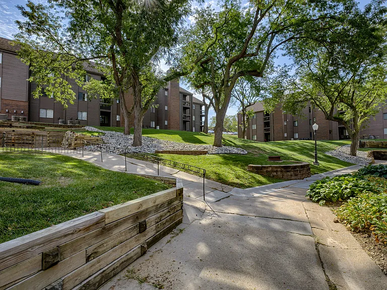 Lake Candlewood Apartments — Photo 24