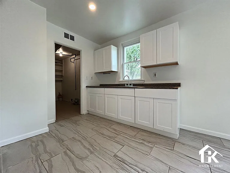 17310 Fenton St — Photo 3