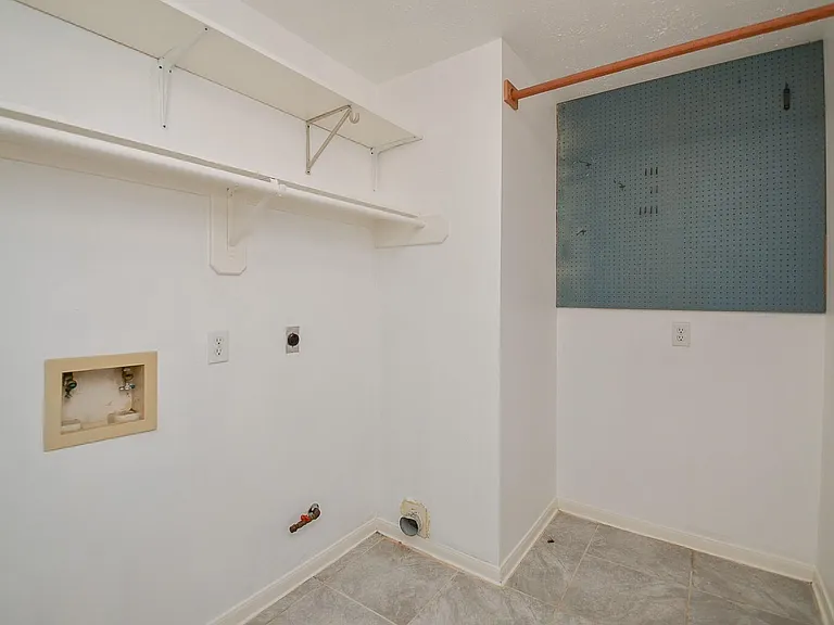 1631 Berkoff Dr — Photo 26