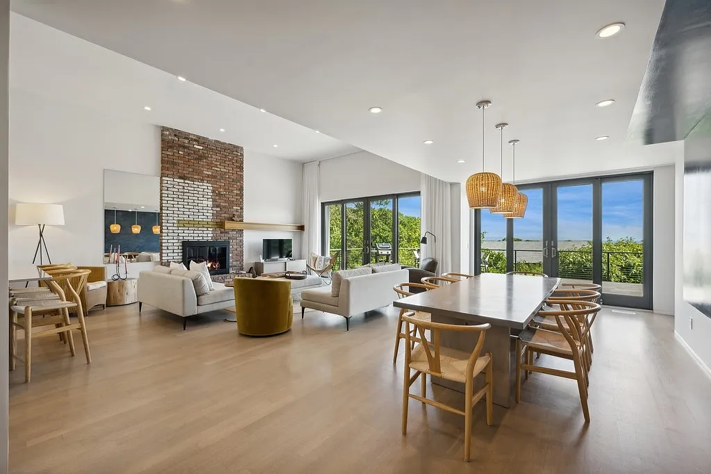 Stylish Modern Home in HIther Hills with Ocean Views — Photo 2