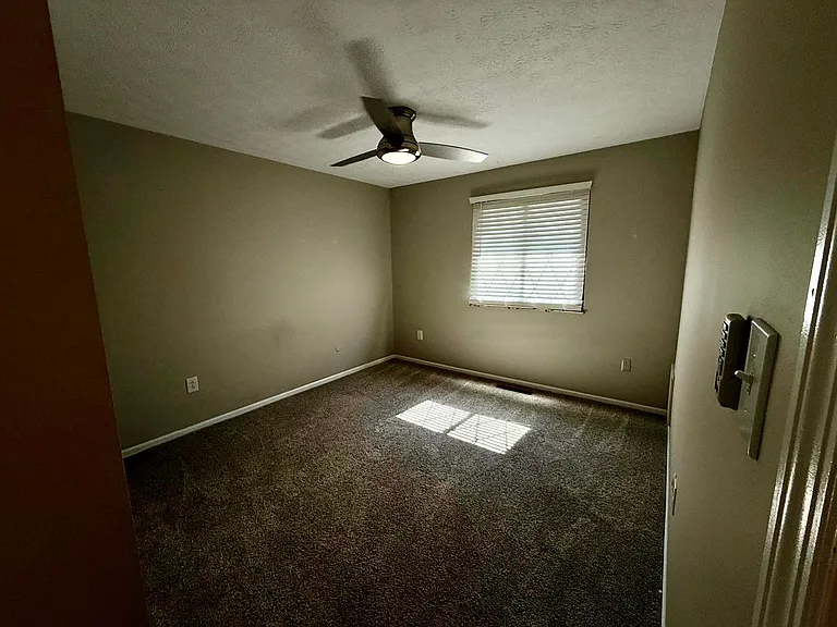 230 Nottingham Ct — Photo 8