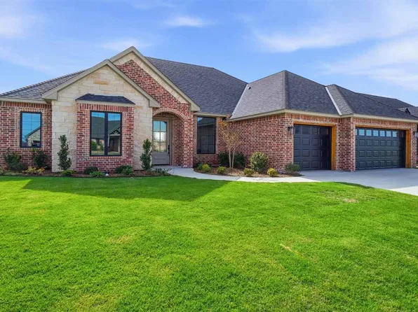 2413 NE Falcon Ln, Lawton, OK 73507