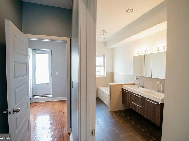 1727 Annin St — Photo 8