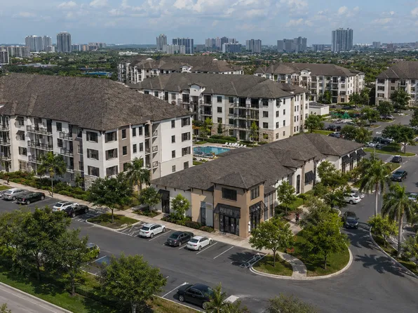 Caroline Pompano Beach, 3212 NE 10th St #65fcf93c9, Pompano Beach, FL 33062