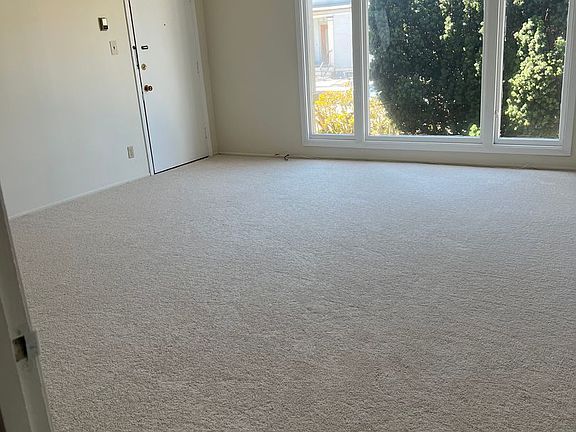 3rd image of 650 Spruce St APT 2