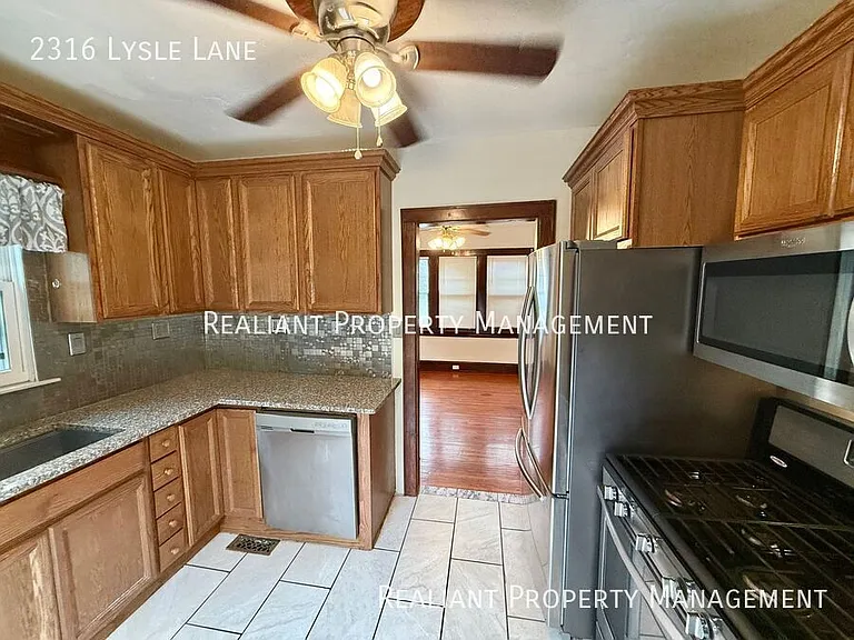 2316 Lysle Ln — Photo 6