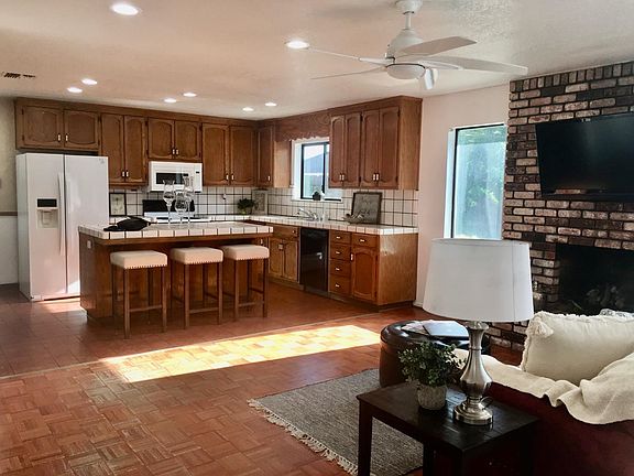 4th image of 1325 Aksland Dr