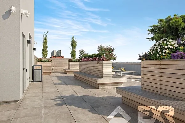 Rented by EXR | media 23