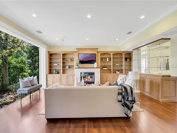 3rd image of 741 Virginia Dr