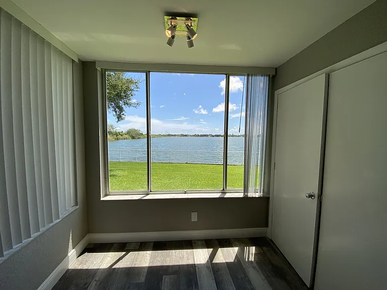 2810 N Oakland Forest Dr #104 — Photo 16