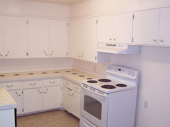 5th image of 310 E Ellwood Blvd