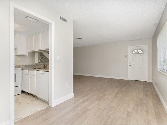 5th image of 4112 Yellow Pine Ln #28-2