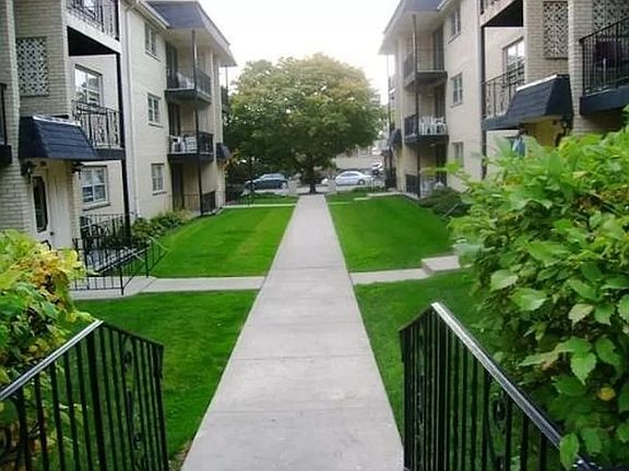 2nd image of 2041 N Harlem Ave APT 2W