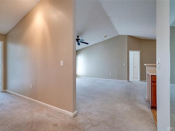 5th image of 3083 Cumberland Ln APT 208