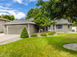 870 E Cloverleaf Dr, Hayden Lake, ID 83835
