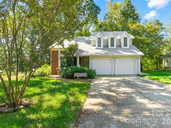10913 Lassen Ct, Charlotte, NC 28214