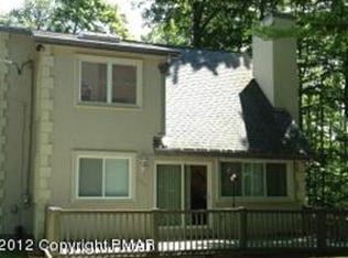 1423 Oberon Rd, Tobyhanna, PA 18466