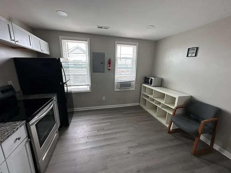2433 Pulaski St #2 — Photo 6