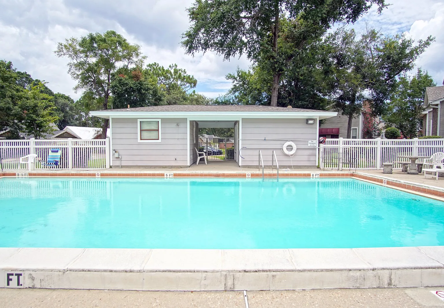 2 bed, 2.0 bath, 1201 sqft, $1,425 — Photo 2