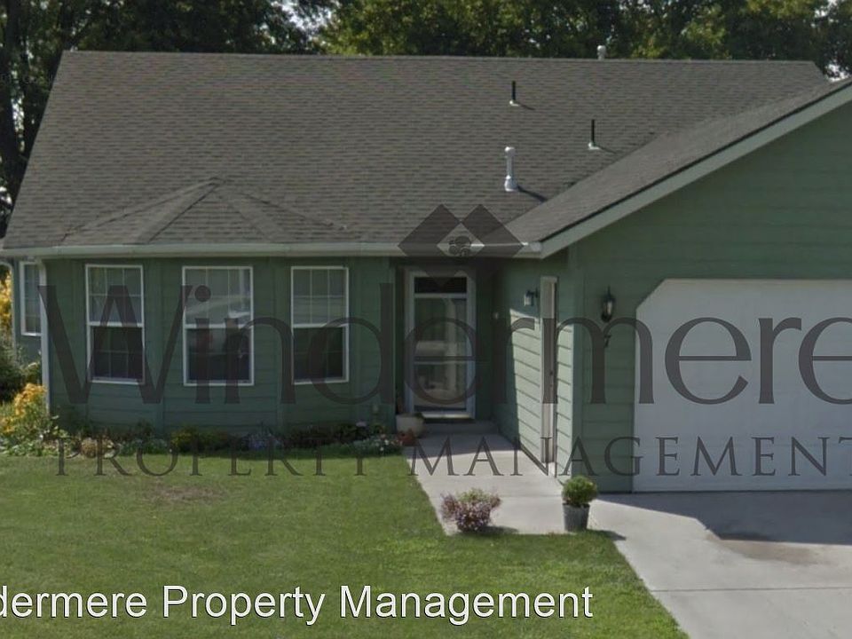 1st image of 7 NE Mulberry Ct