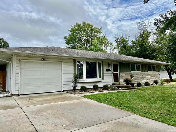 2nd image of 312 Maple Ct