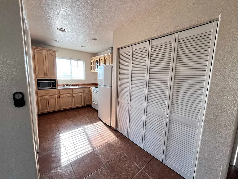 1371 Myra Ct #2 — Photo 6