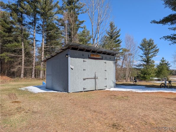 6 Shaw Rd, Edwards, NY 13635