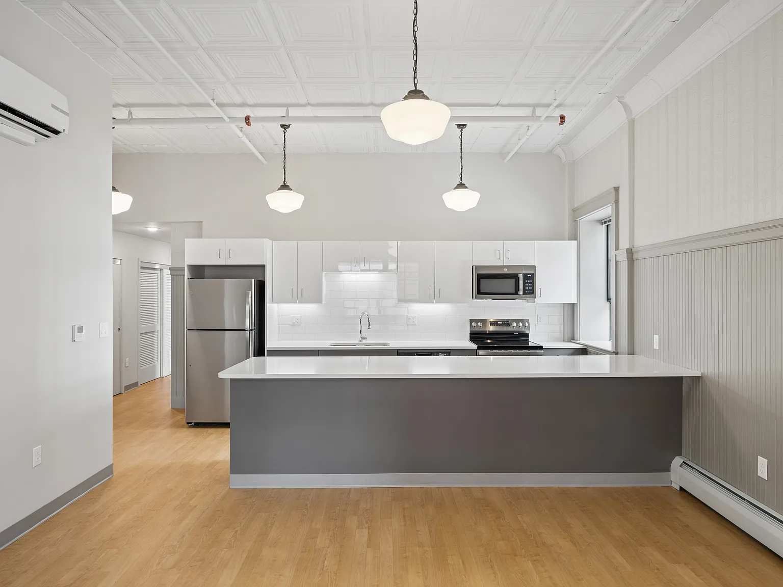 2 bed, 773 sqft, $2,450 — Photo 2
