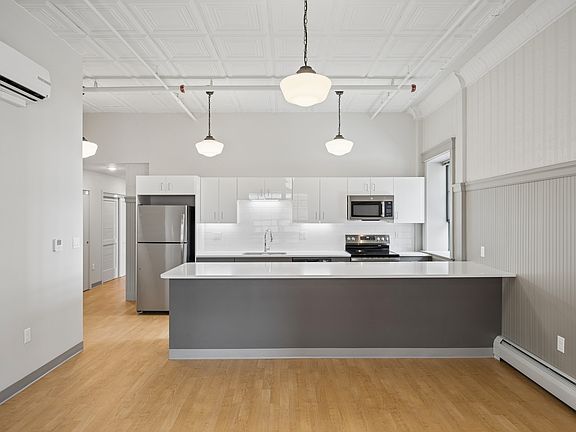 2nd image of 204 Main St #101