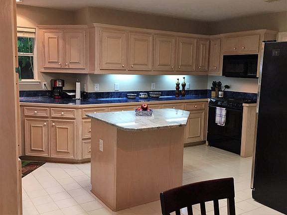 3rd image of 7098 Shadow Lake Dr