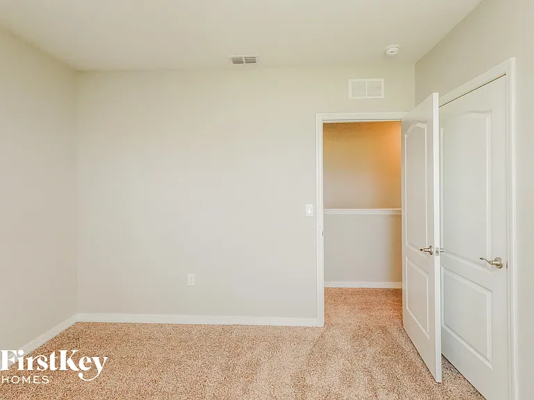 465 Noble Ave — Photo 9