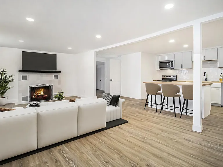 54405 Northern Ave — Photo 2