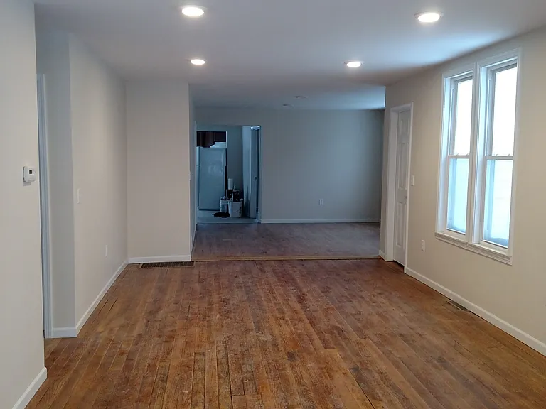 1135 Cedar St — Photo 6