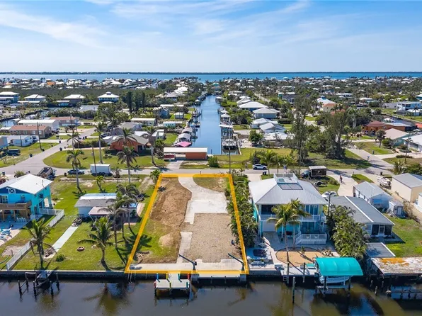 3084 8th Ave, Saint James City, FL 33956