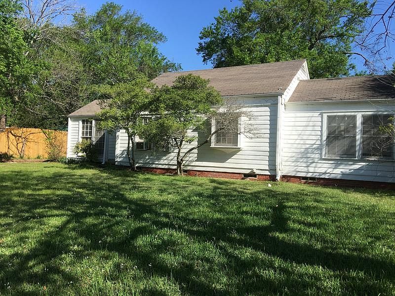 2nd image of 721 Nolen St