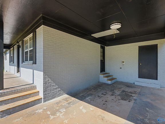 5th image of 802 Cooper Ln SW