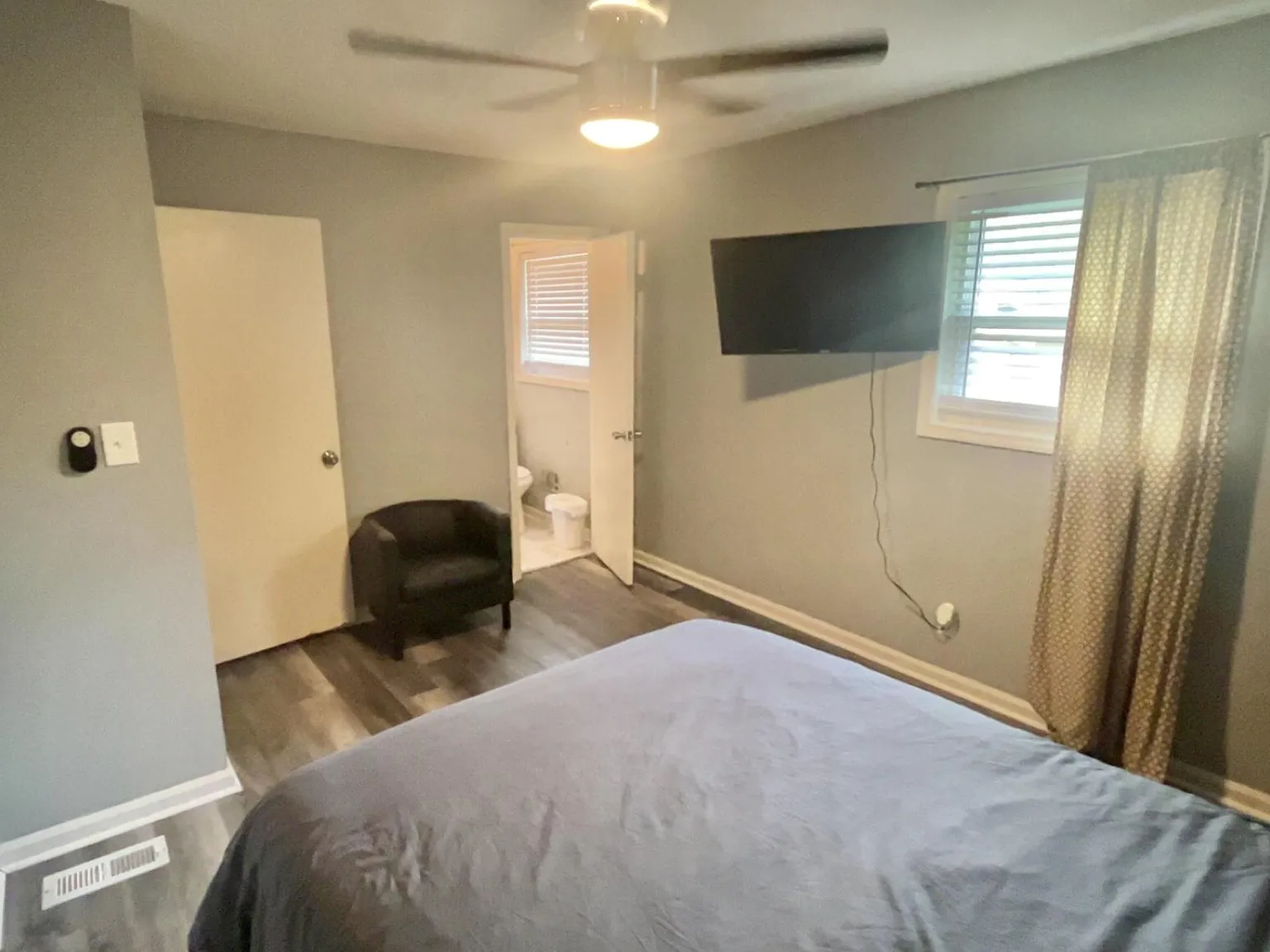 4 bed, 3.0 bath, 2200 sqft, $1,139 — Photo 1