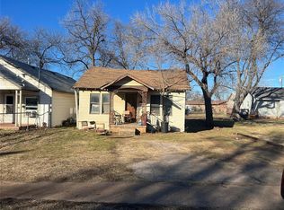 210 W Ada Sipuel Ave, Chickasha, OK 73018