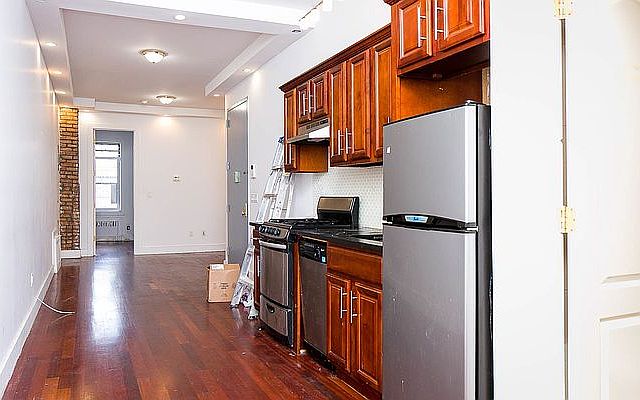 1st image of 149 Wilson Ave APT 3R