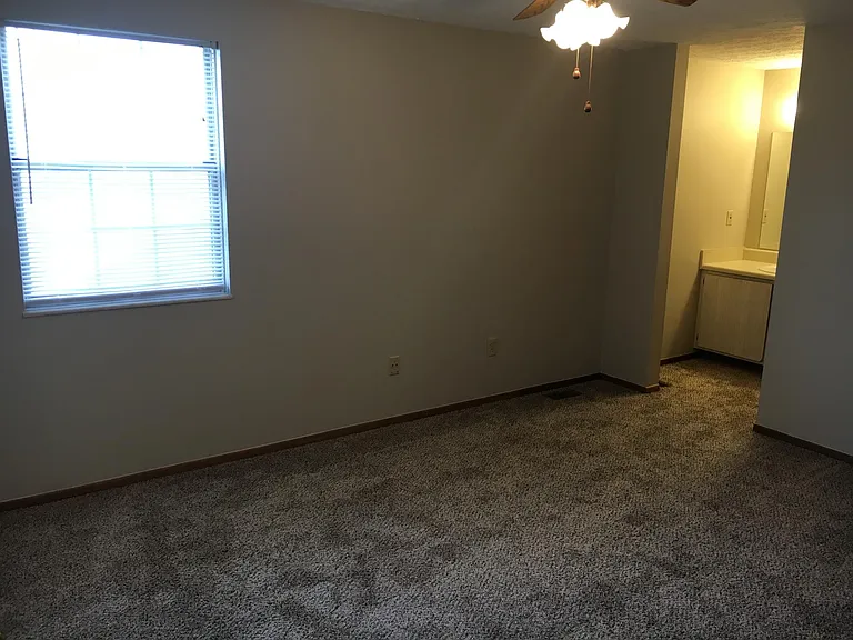 1790 Queensbridge Dr — Photo 9