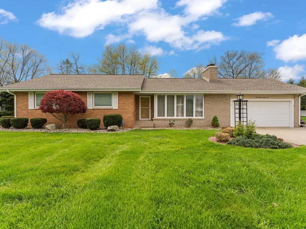 136 Country Club Dr, La Porte, IN 46350