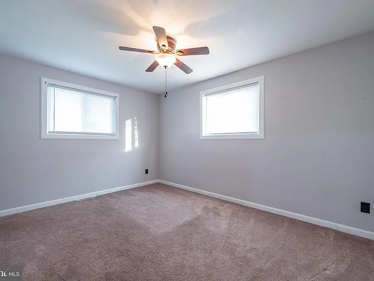 11419 Greenberry Rd — Photo 23