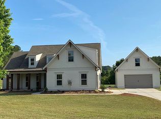 22 Bradshaw Farms Dr, Senoia, GA 30276