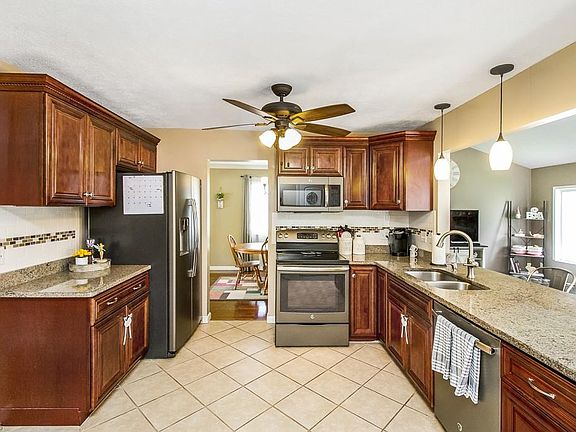 5th image of 7759 Arbor Dr